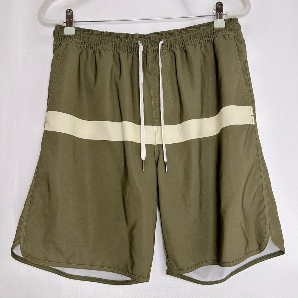 Fair Harbor shorts men’s Large green and cream 7” inseam